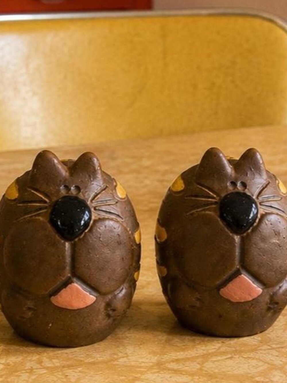 Vintage handmade ceramic salt and pepper shakers....